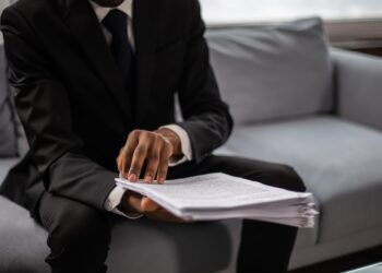 What Does Etal Mean on a Deed? A Plain-English Owner's Guide